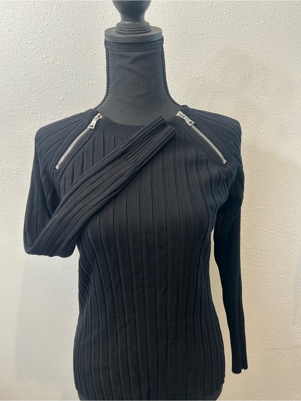 INC International Concepts Black Ribbed Long-Sleeve  with Shoulder Zips